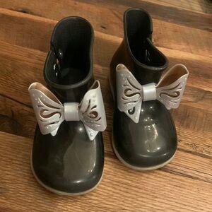 Mini Melissa girl rain boot size 10 black with bow